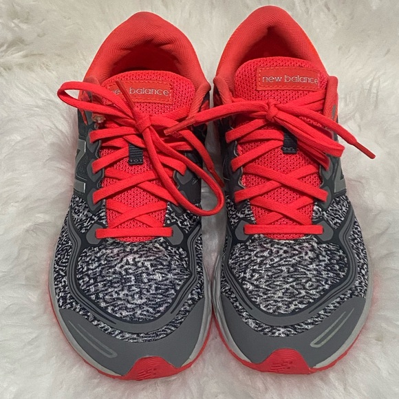 New Balance sneaker - Picture 2 of 3